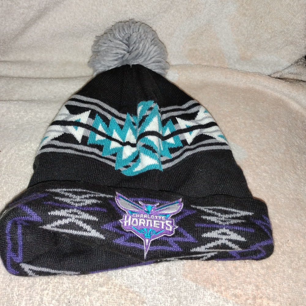 CHARLOTTE HORNETS WARM WINTER BLACK SKI CAP Mitchell & Ness Beanie POM POM KNIT.
